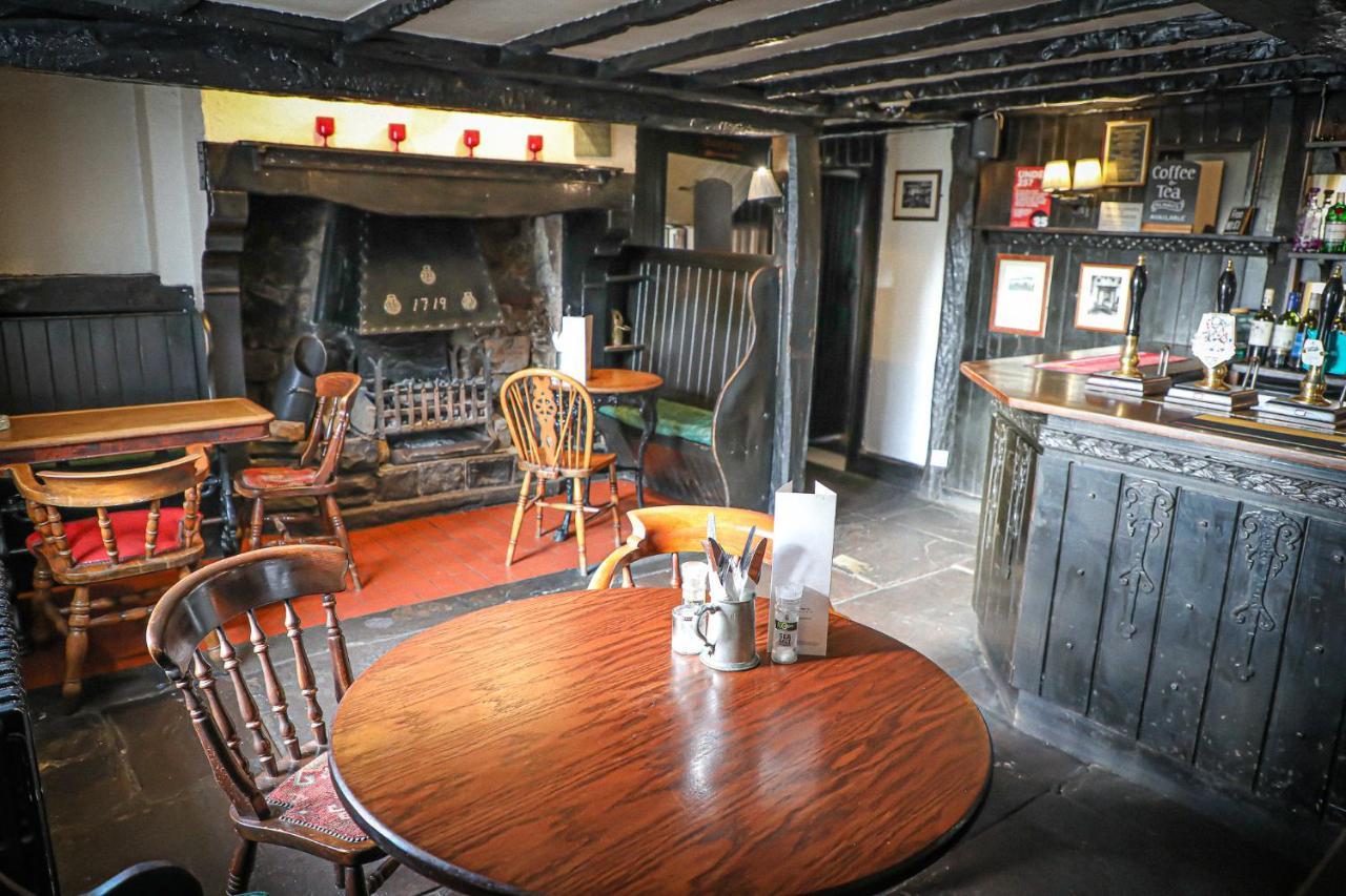 Queens Head Inn, Tirril ペンリス エクステリア 写真